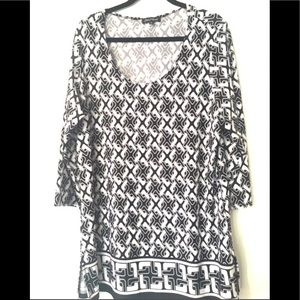 4/25 1X Black and White Slinky Brand Top